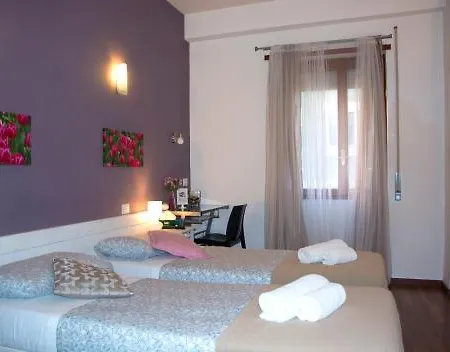 Momo Central Rome 3 4*